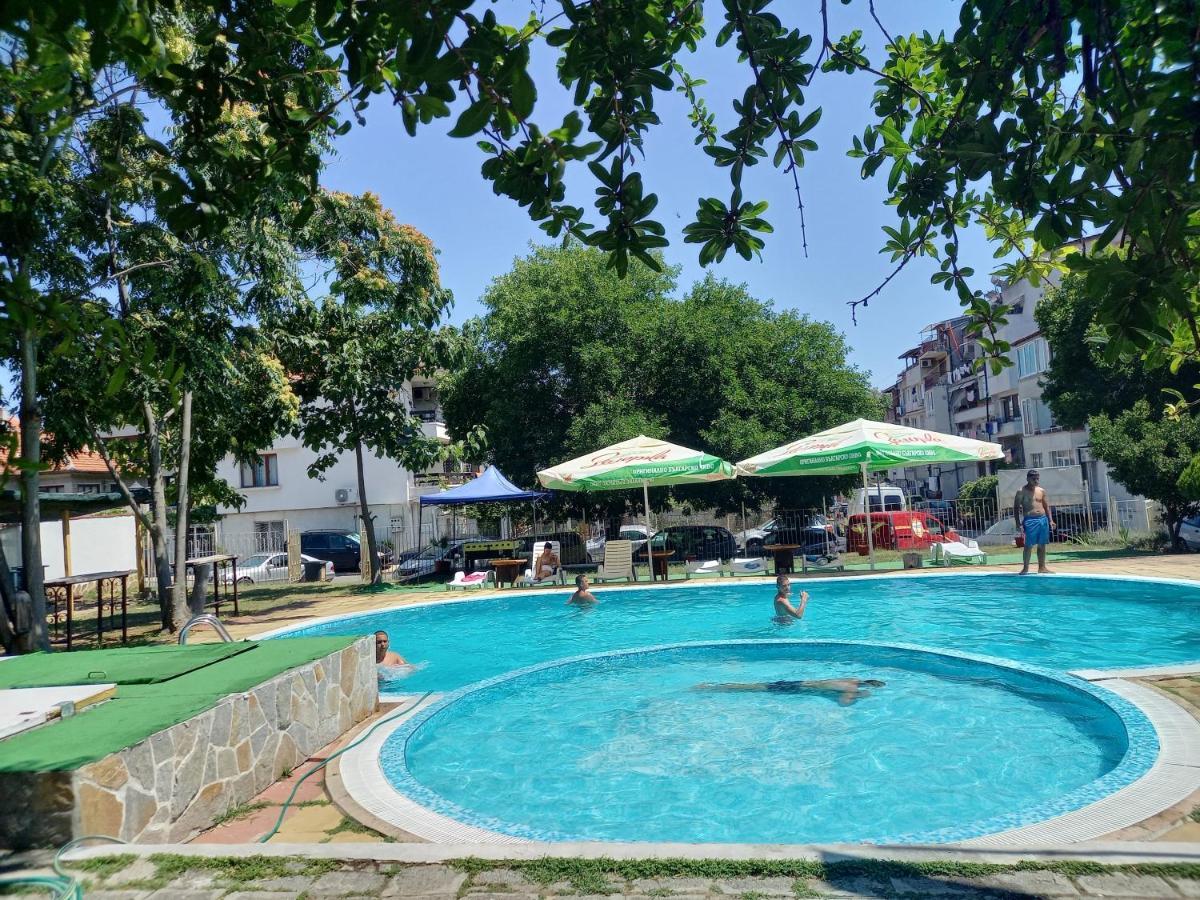 Central Hotel Sozopol Exterior photo